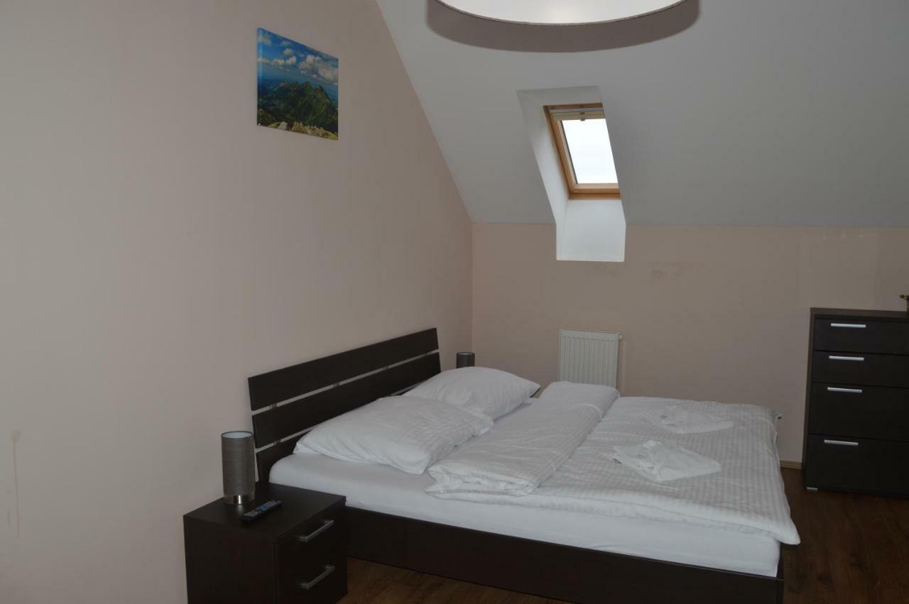 Apartmán vo Veľkej Lomnici Vel'ka Lomnica Esterno foto